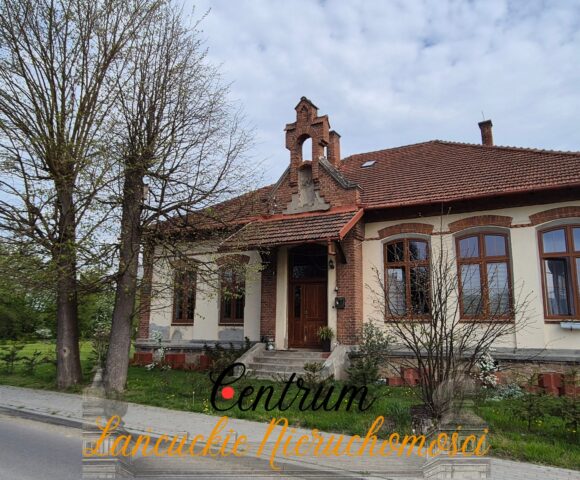 Spacious, newly renovated residence with history from 1906 A.D.